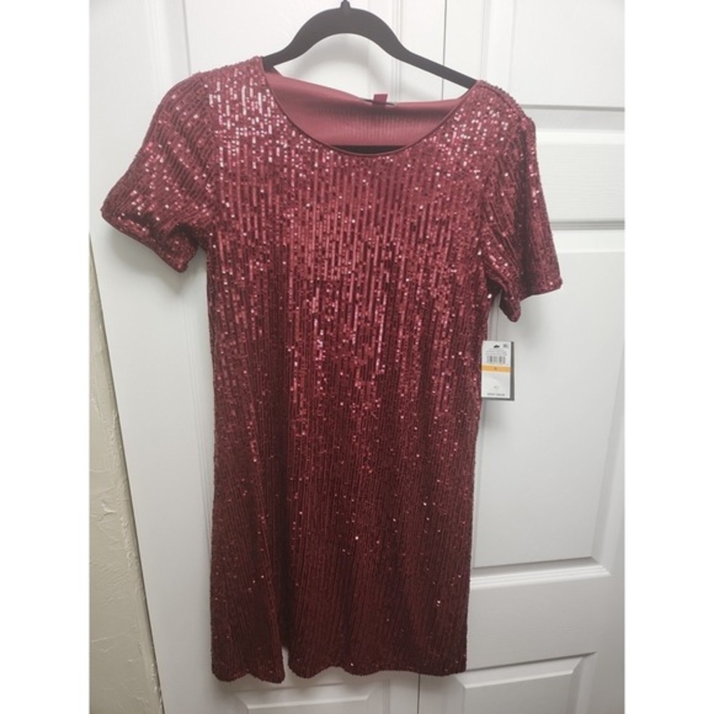 NWT‎ Vince Camuto Women's Red Sequined Round-Neck Short-Sleeve Dress Size S